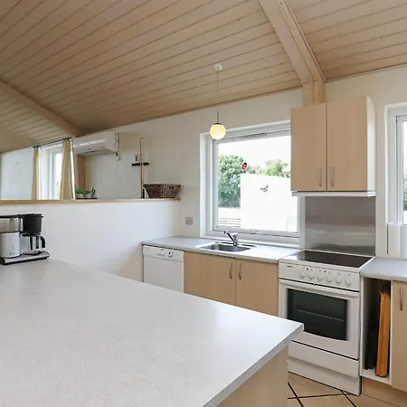 20 Person In Vinderup-by Traum *